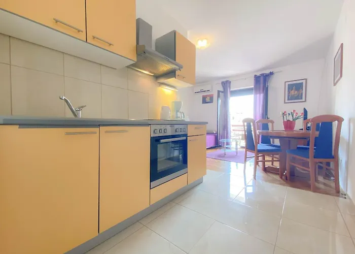 Apartman Marina No 2 *